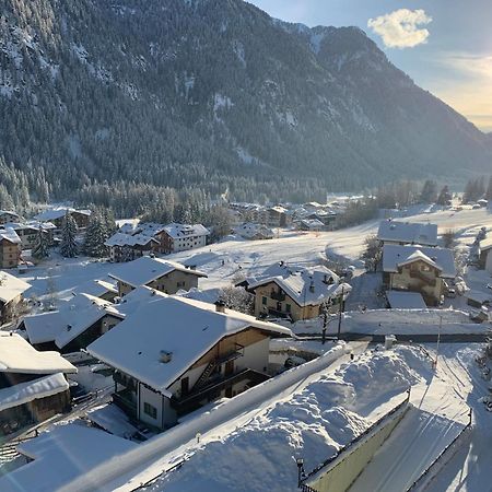 Hotel Stella Montis Campitello di Fassa Esterno foto