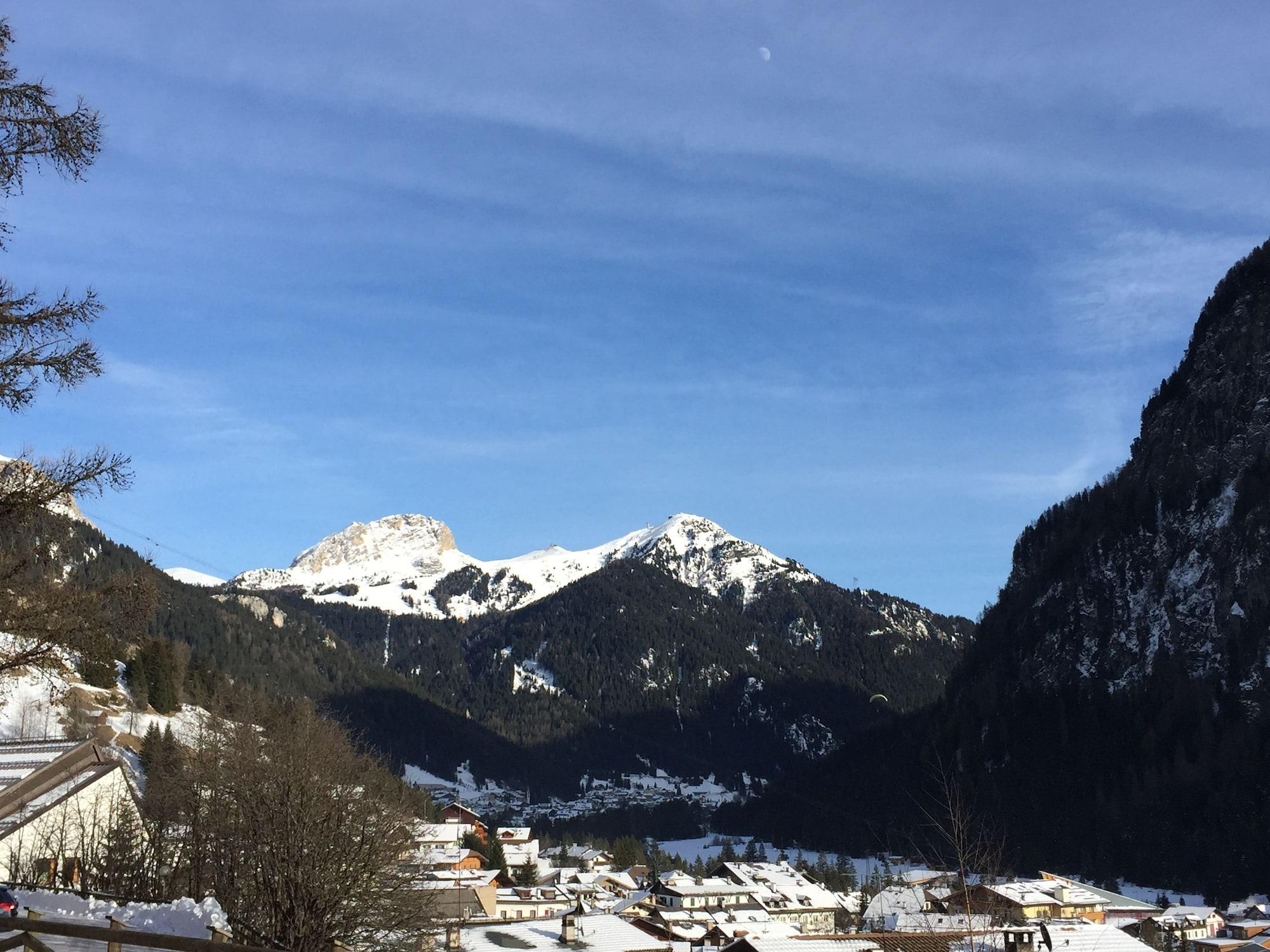 Hotel Stella Montis Campitello di Fassa Esterno foto