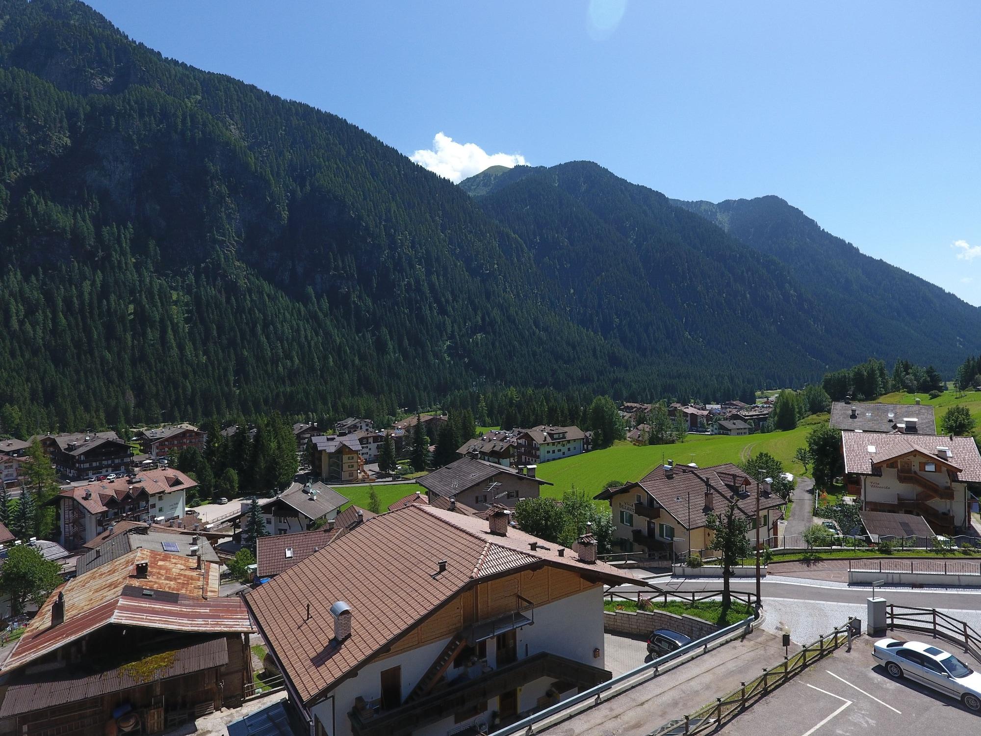 Hotel Stella Montis Campitello di Fassa Esterno foto