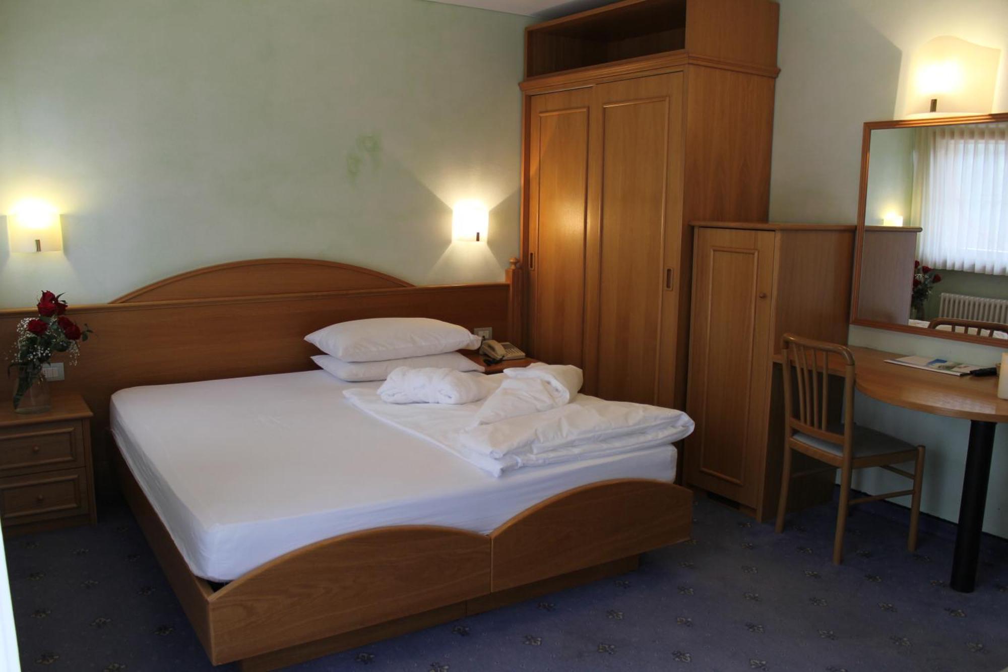 Hotel Stella Montis Campitello di Fassa Esterno foto