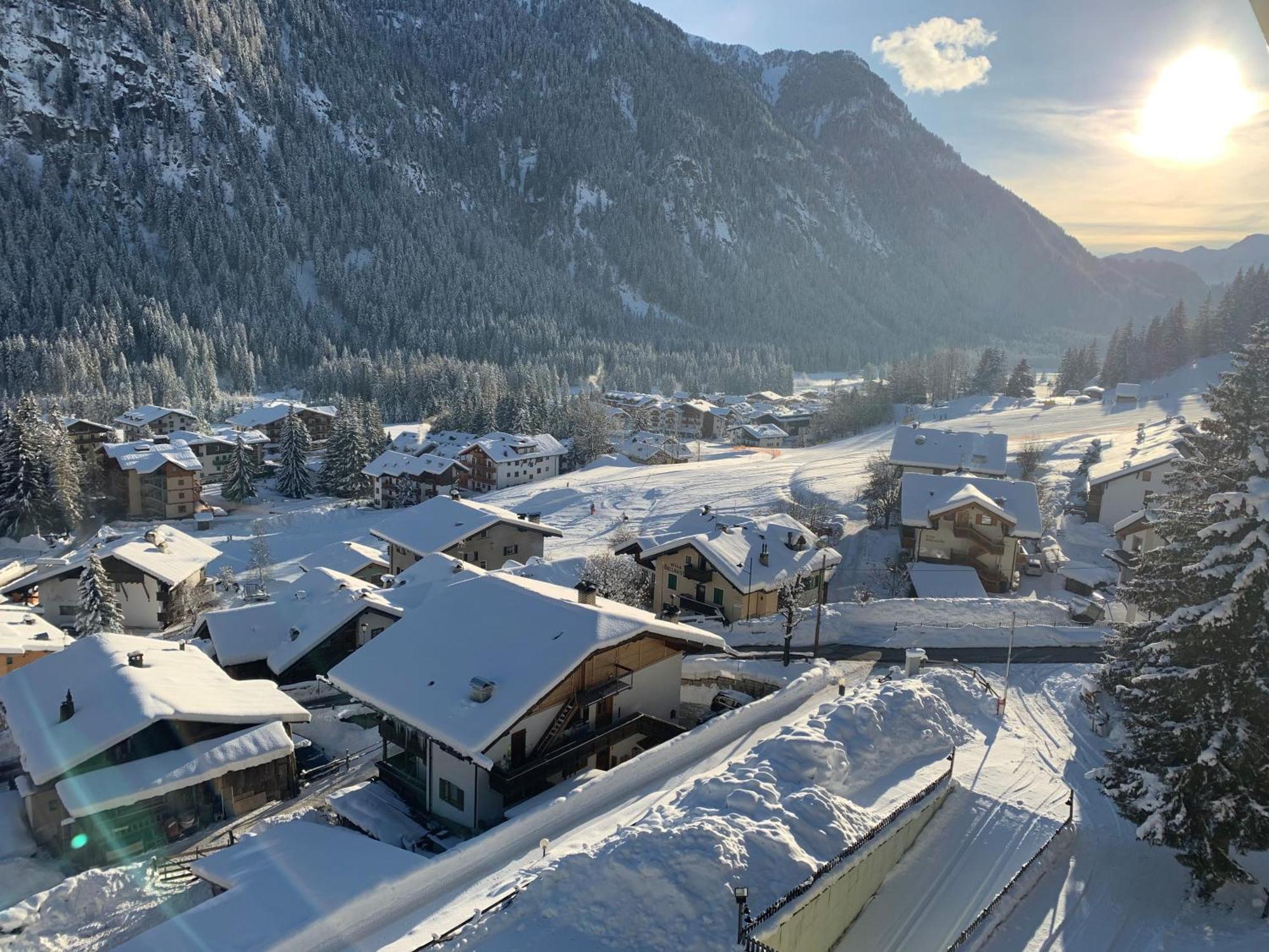 Hotel Stella Montis Campitello di Fassa Esterno foto