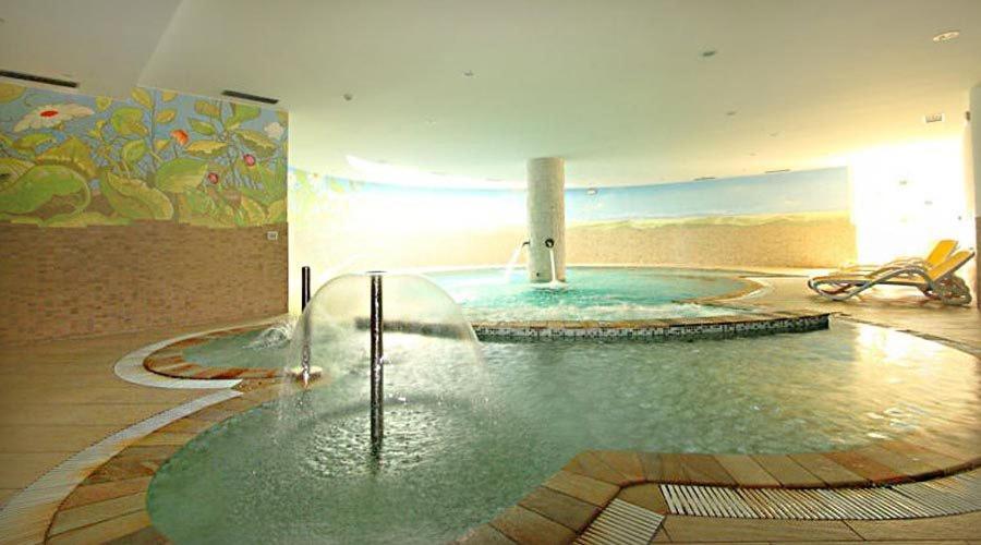 Hotel Stella Montis Campitello di Fassa Esterno foto