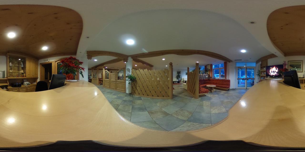 Hotel Stella Montis Campitello di Fassa Esterno foto